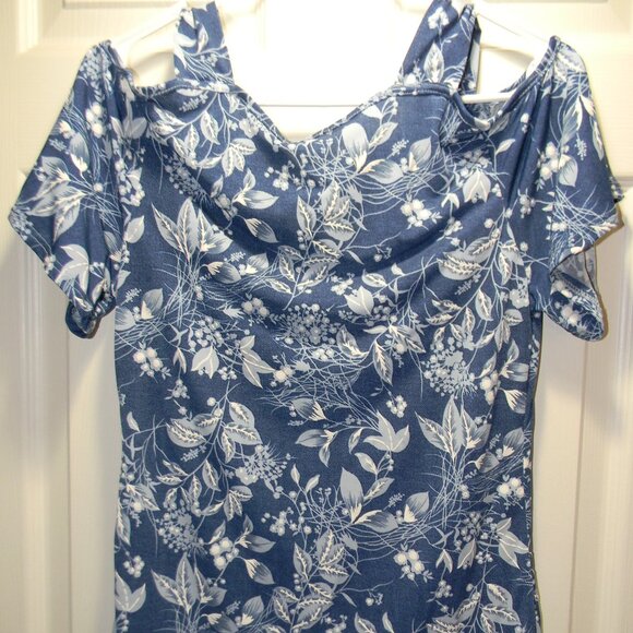 Espresso Los Angeles Blue White Print Cold Shoulder Top Womans Small NWT - Picture 2 of 6
